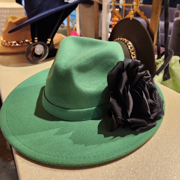 Bold Black Flower Brooch Pin Clip - Picture 7 of 16